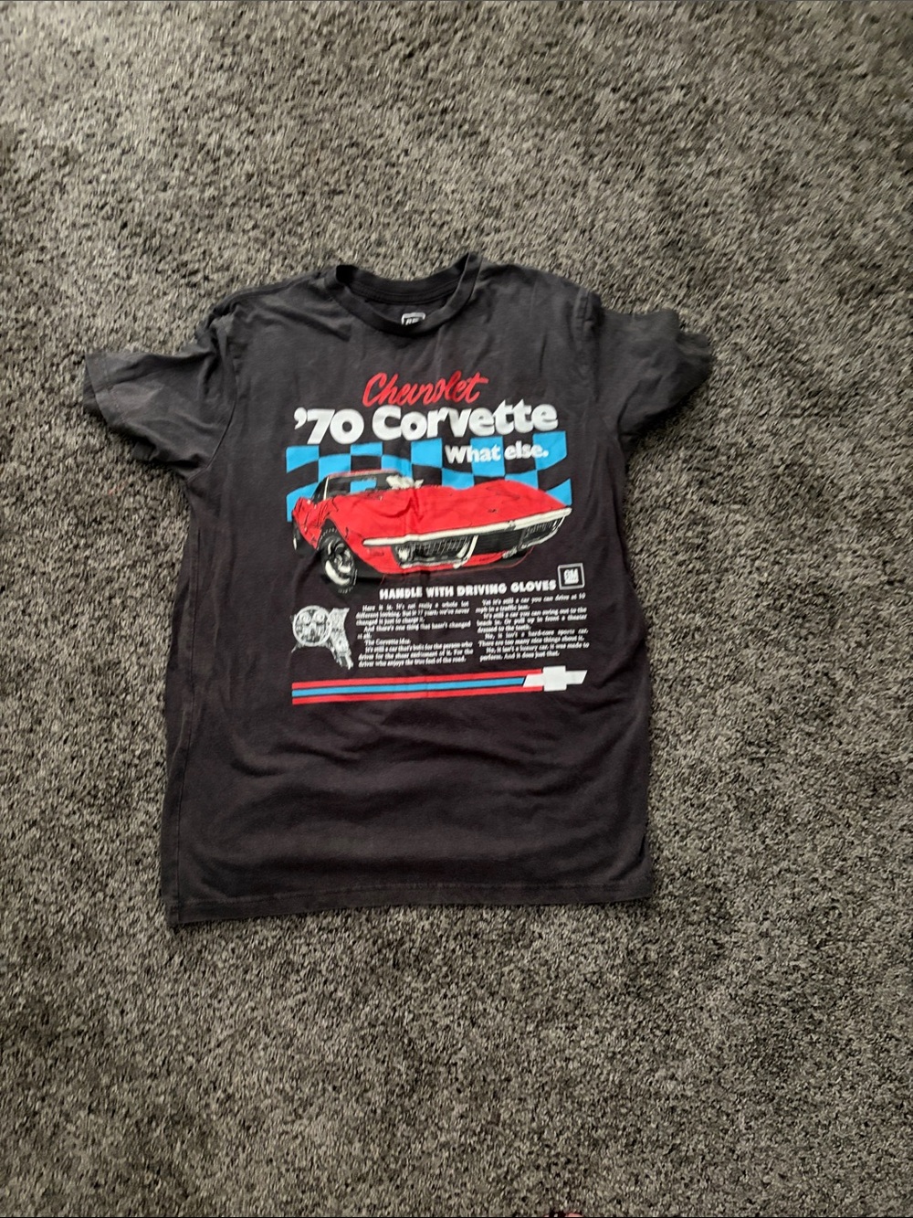 Chevrolet '70 Corvette Graphic Tee - Black with Red Car
